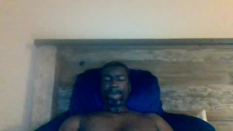 bluuthunder1914 online show from August 5, 9:06 am