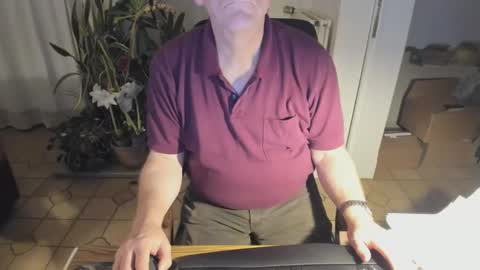 Snapshot of bob2658 chatting on January 17, 4:47 pm SlaveRobert online show from January 17, 4:47 pm