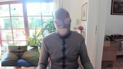 Snapshot of bob2658 chatting on October 19, 11:48 am SlaveRobert online show from October 19, 11:48 am