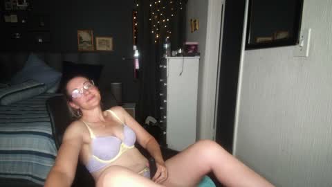 Snapshot of boeslaboes chatting on January 8, 5:37 pm Ningifun couple online show from January 8, 5:37 pm