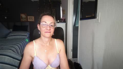 Snapshot of boeslaboes chatting on January 2, 6:29 am Ningifun couple online show from January 2, 6:29 am