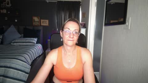 Snapshot of boeslaboes chatting on January 3, 6:33 am Ningifun couple online show from January 3, 6:33 am