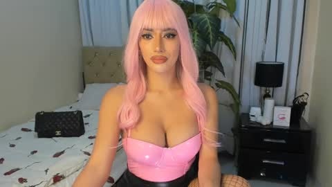 Snapshot of bombshelllaurax chatting on March 11, 12:50 pm bombshelllaurax online show from March 11, 12:50 pm