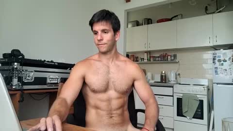 Snapshot of bondi333 chatting on January 9, 4:41 am Bondi online show from January 9, 4:41 am