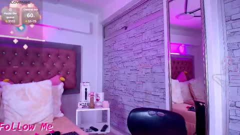 i AM Bonnie  online show from October 24, 6:03 am