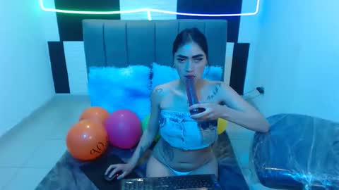 Bonnie online show from December 3, 4:40 pm