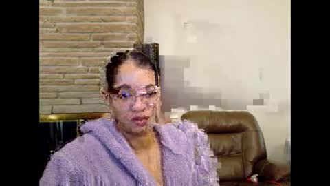 Queen Bon Vivantt online show from January 7, 4:12 pm