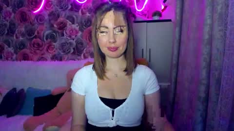 Snapshot of bonybenessy chatting on February 25, 7:38 pm Mira online show from February 25, 7:38 pm