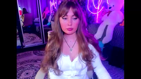 Mira online show from November 6, 7:28 pm