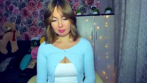 Snapshot of bonybenessy chatting on December 28, 10:13 pm Mira online show from December 28, 10:13 pm
