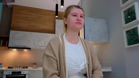 Emma online show from October 21, 5:12 am