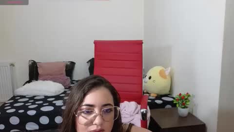 Snapshot of boom_lora chatting on March 3, 7:43 am Boom Lora online show from March 3, 7:43 am