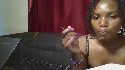 bootie_caramel online show from March 2, 10:45 am