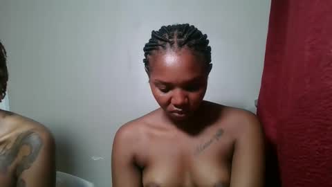 bootie_caramel online show from June 8, 3:40 am