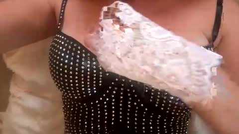 boredsoccermom8 online show from November 1, 4:17 pm