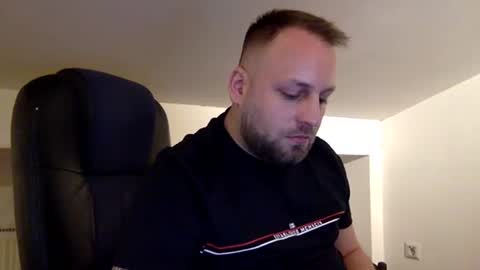 hugo online show from April 13, 6:01 pm