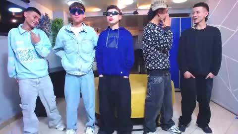 THOMAS AND DAMIAND online show from September 27, 5:05 am