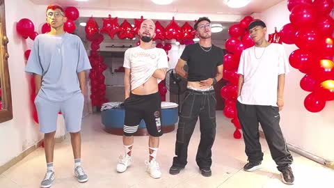 THOMAS AND DAMIAND online show from February 5, 4:06 am