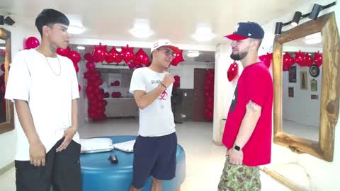 THOMAS AND DAMIAND online show from January 26, 4:09 am