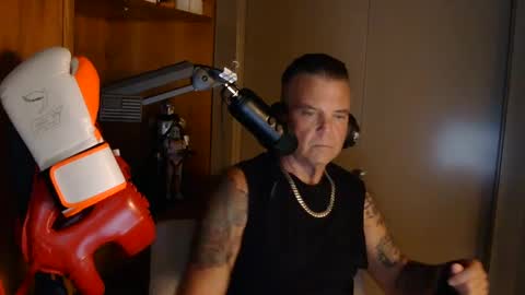 BOSS online show from October 10, 1:11 am