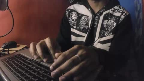Snapshot of boss_playa98 chatting on February 26, 8:17 am boss_playa98 online show from February 26, 8:17 am