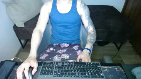 Snapshot of bossking019 chatting on March 9, 2:07 am bossking019 online show from March 9, 2:07 am