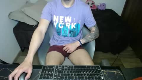 Snapshot of bossking019 chatting on February 17, 11:02 am bossking019 online show from February 17, 11:02 am