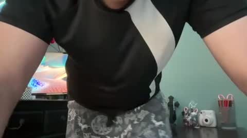 CollageBottomBoi3000 online show from January 2, 9:50 pm