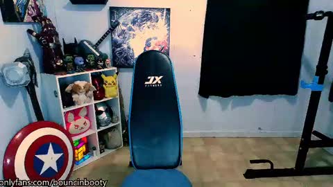 Snapshot of bouncinbooty chatting on March 3, 4:05 pm Pumpkin Butt online show from March 3, 4:05 pm