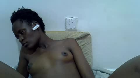 bouncy_vee online show from April 9, 11:16 am