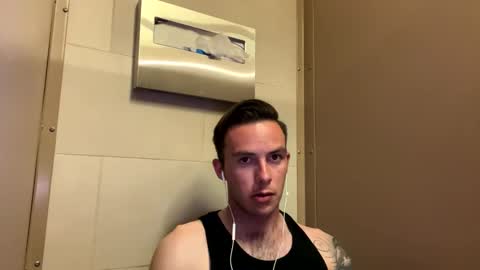bowersandrew34 online show from May 2, 6:41 am