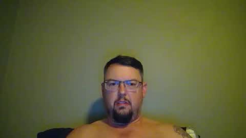 bowtieguy84 online show from May 13, 2:43 am