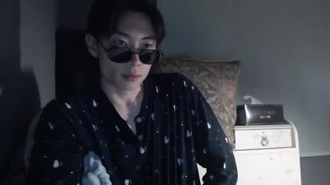 boxman556990 online show from December 6, 12:44 pm