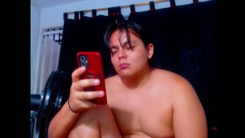 boy_king18 online show from October 29, 11:23 am