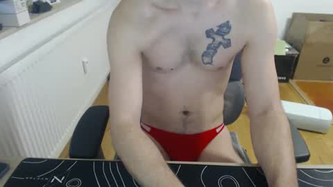 boy_t0y89 online show from March 13, 6:05 am