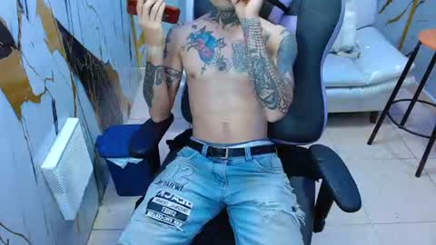 boy_tatto77 online show from June 13, 12:48 pm