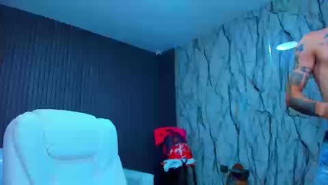 boy_tatto77 online show from January 8, 6:14 pm