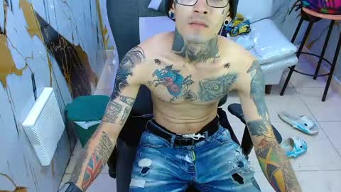 boy_tatto777 online show from June 5, 11:48 am