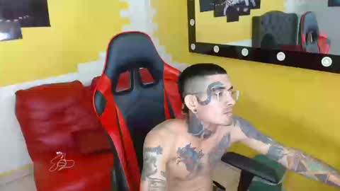 Snapshot of boy_tatto777 chatting on September 19, 6:55 pm boy_tatto777 online show from September 19, 6:55 pm