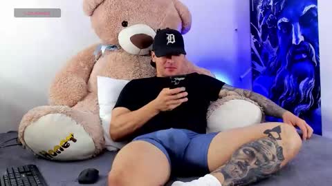 boyc02_ online show from January 16, 2:37 pm