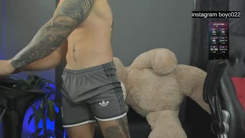 boyc02_ online show from February 9, 3:11 am