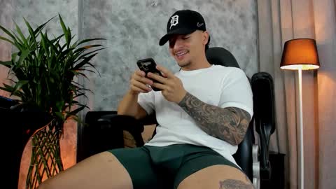 boyc02_ online show from September 30, 9:36 pm