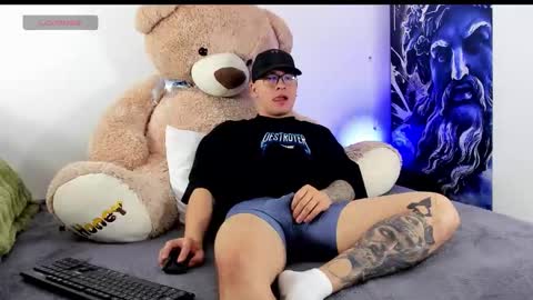 boyc02_ online show from January 17, 2:48 pm