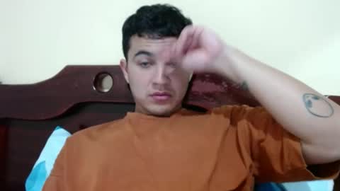 Snapshot of boyfit2023 chatting on December 18, 2:42 am boyfit2023 online show from December 18, 2:42 am