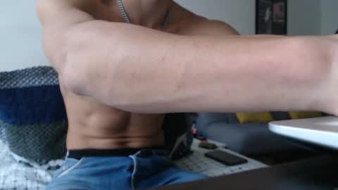 Felipe  online show from November 25, 5:01 pm