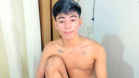 HI IM JAMES DONT FORGET GIVE ME THUMBS UP AND JOIN TO MY FANCLUB online show from November 30, 10:50 pm