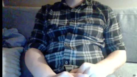 Snapshot of boytoy2002 chatting on December 21, 1:58 am boytoy2002 online show from December 21, 1:58 am