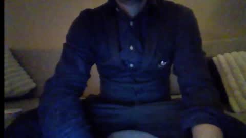 Snapshot of boytoy2002 chatting on January 1, 6:05 am boytoy2002 online show from January 1, 6:05 am