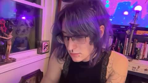 boywithbug online show from February 28, 12:58 am