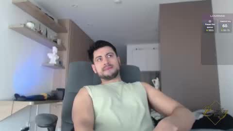 Snapshot of bradley_muscle chatting on September 8, 5:01 pm Bradley online show from September 8, 5:01 pm